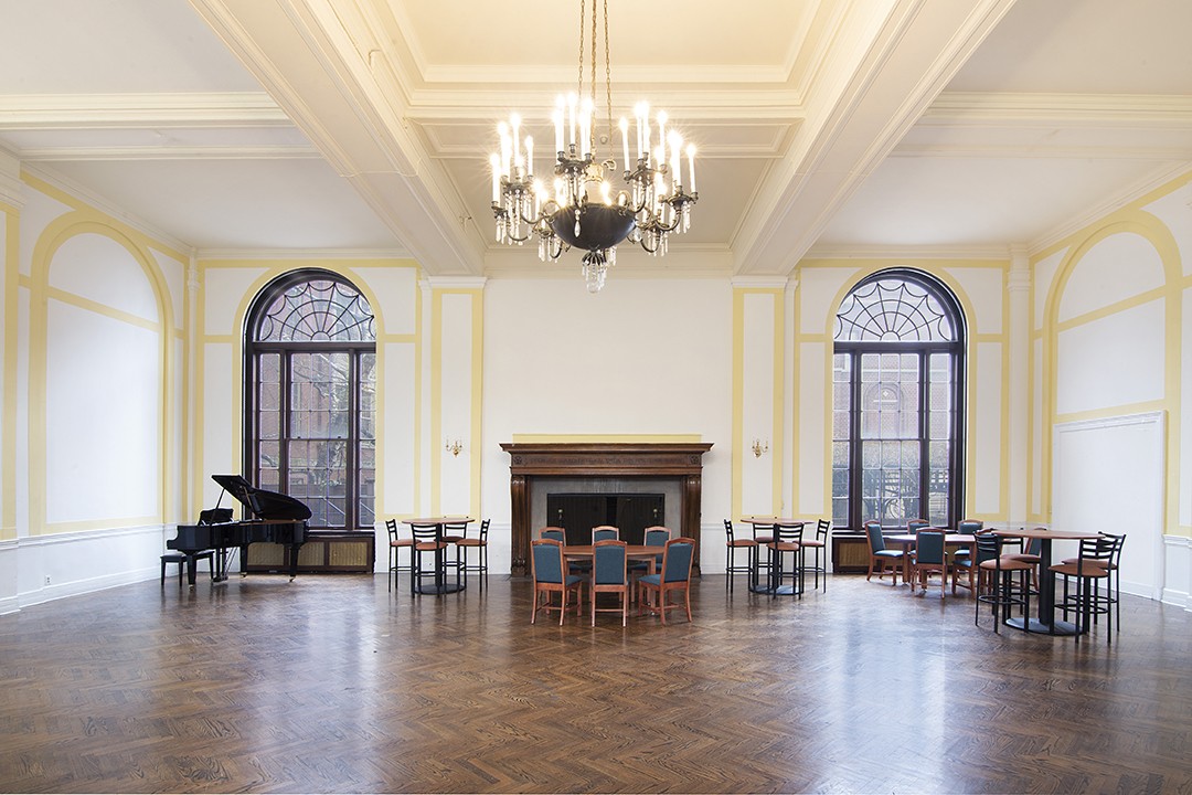 Wien Hall lounge, windows, chairs, grand piano, 
